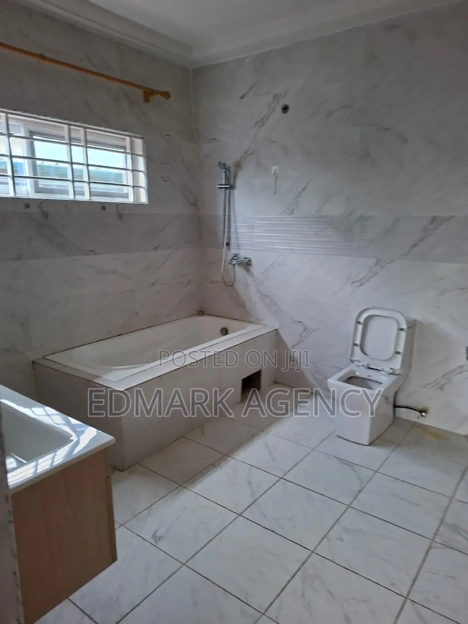 4bdrm House in Kwabenya Acp for rent