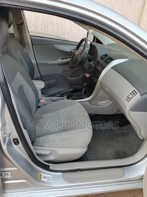 Toyota Corolla LE 4dr Sedan (1.8L 4cyl 4A) 2011 Silver