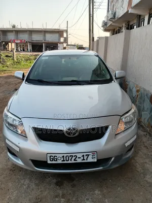 Toyota Corolla LE 4dr Sedan (1.8L 4cyl 4A) 2011 Silver