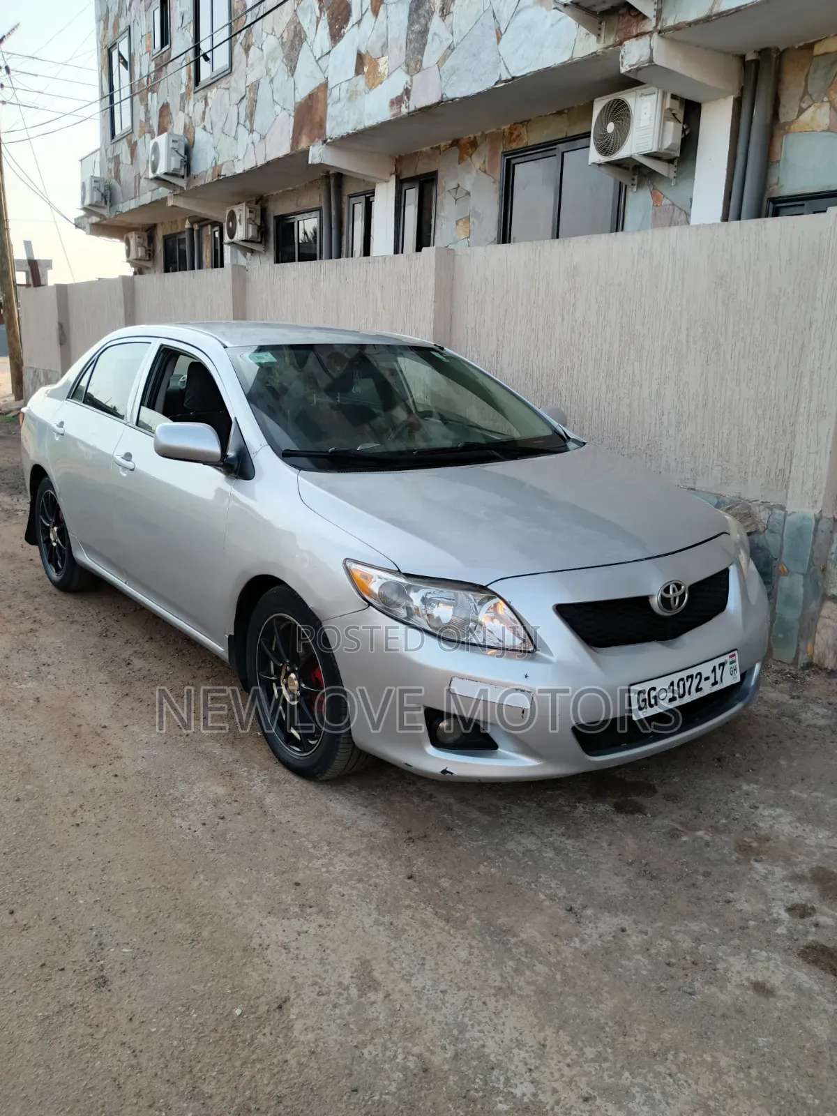Toyota Corolla LE 4dr Sedan (1.8L 4cyl 4A) 2011 Silver