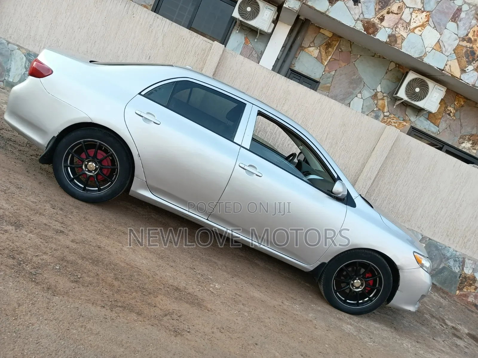 Toyota Corolla LE 4dr Sedan (1.8L 4cyl 4A) 2011 Silver