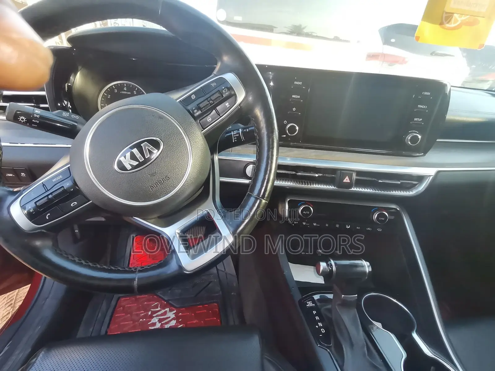 Kia K5 2025 Brown