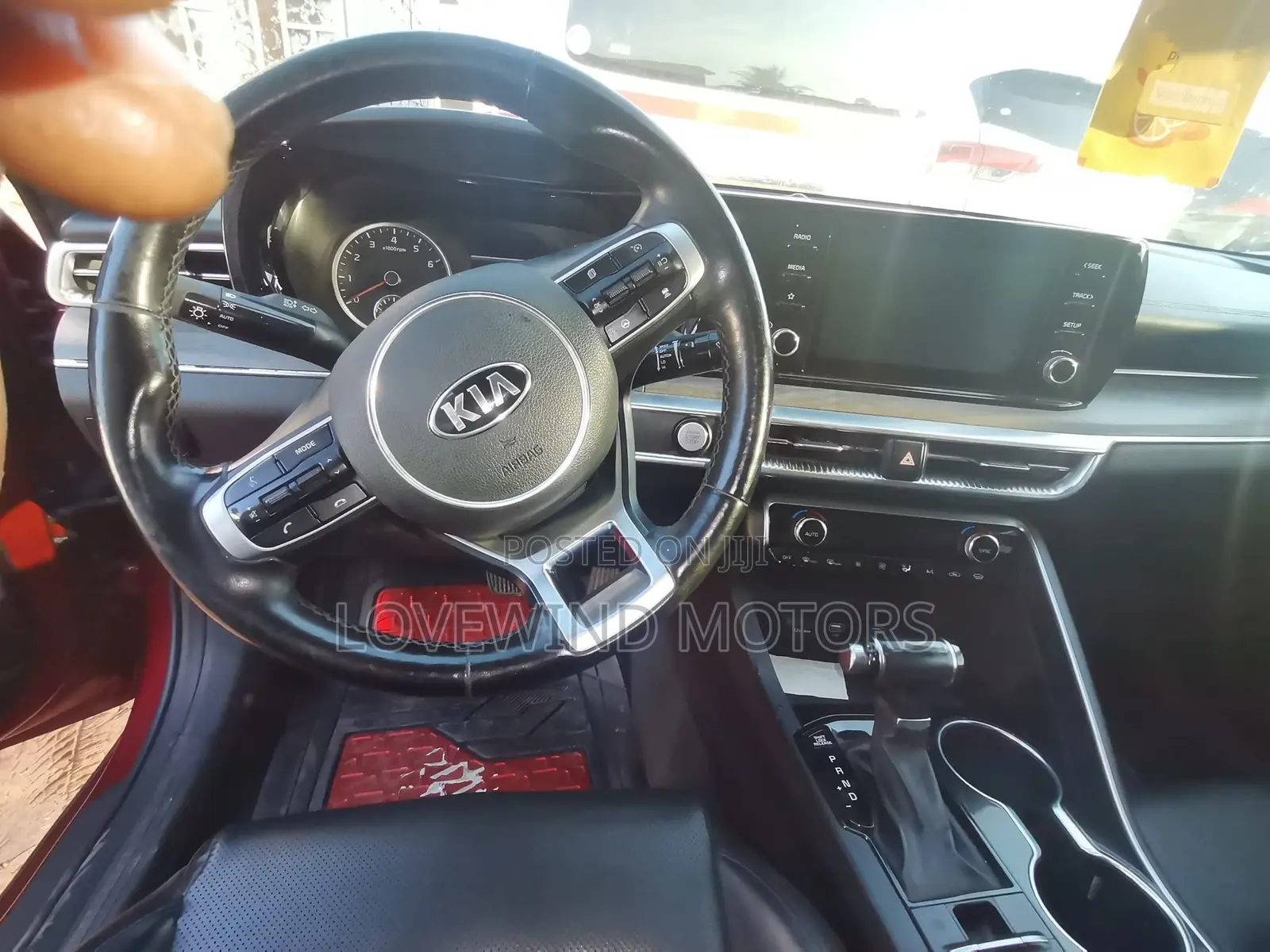 Kia K5 2025 Brown