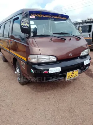 Hyundai H200 1999 Brown