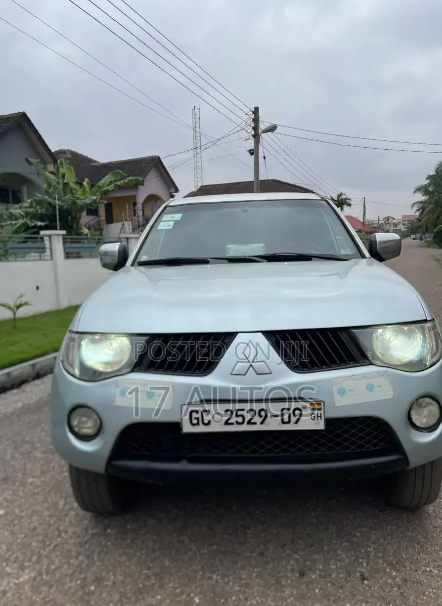 Mitsubishi L200 Double Cab 2.5 136hp 2009 Gray