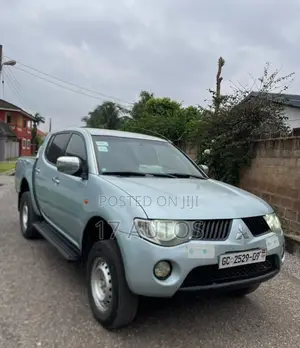Mitsubishi L200 Double Cab 2.5 136hp 2009 Gray
