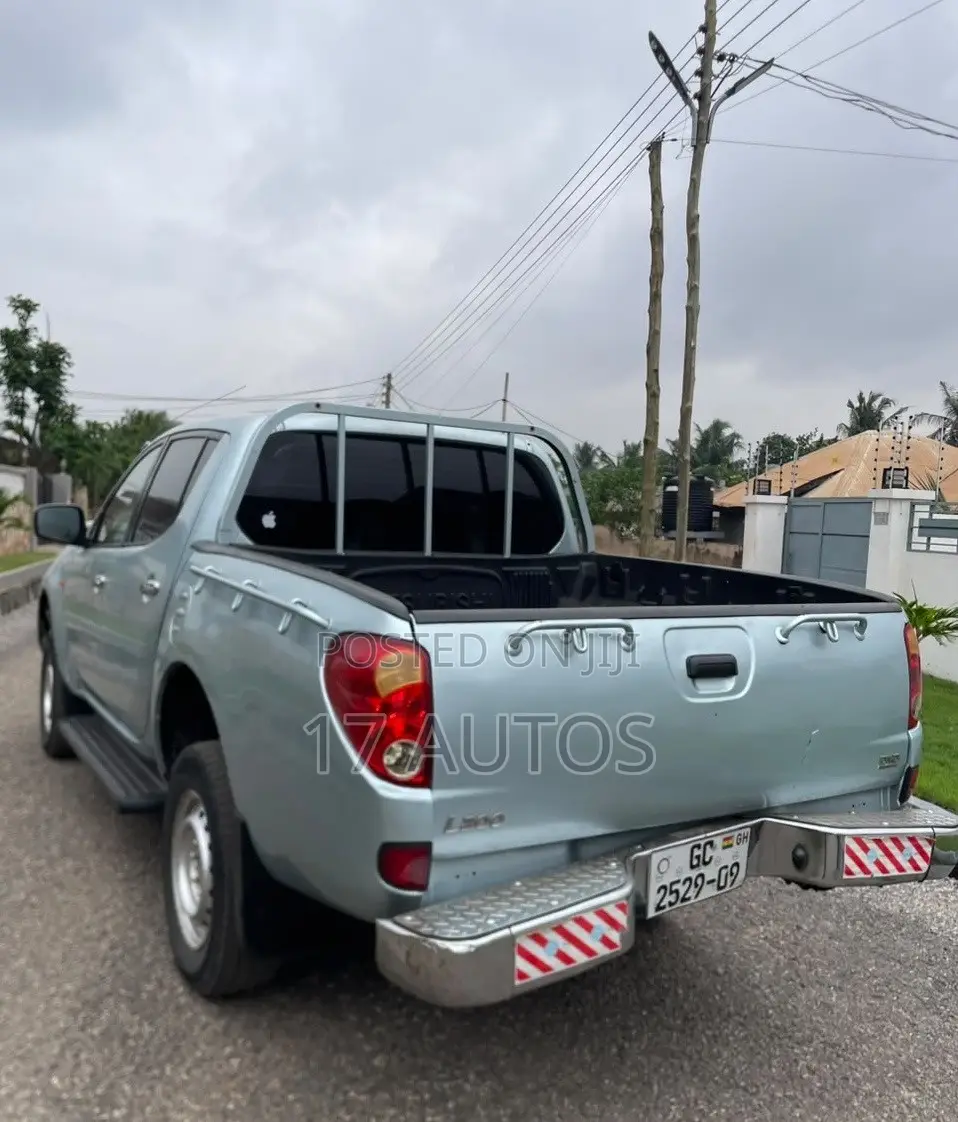 Mitsubishi L200 Double Cab 2.5 136hp 2009 Gray