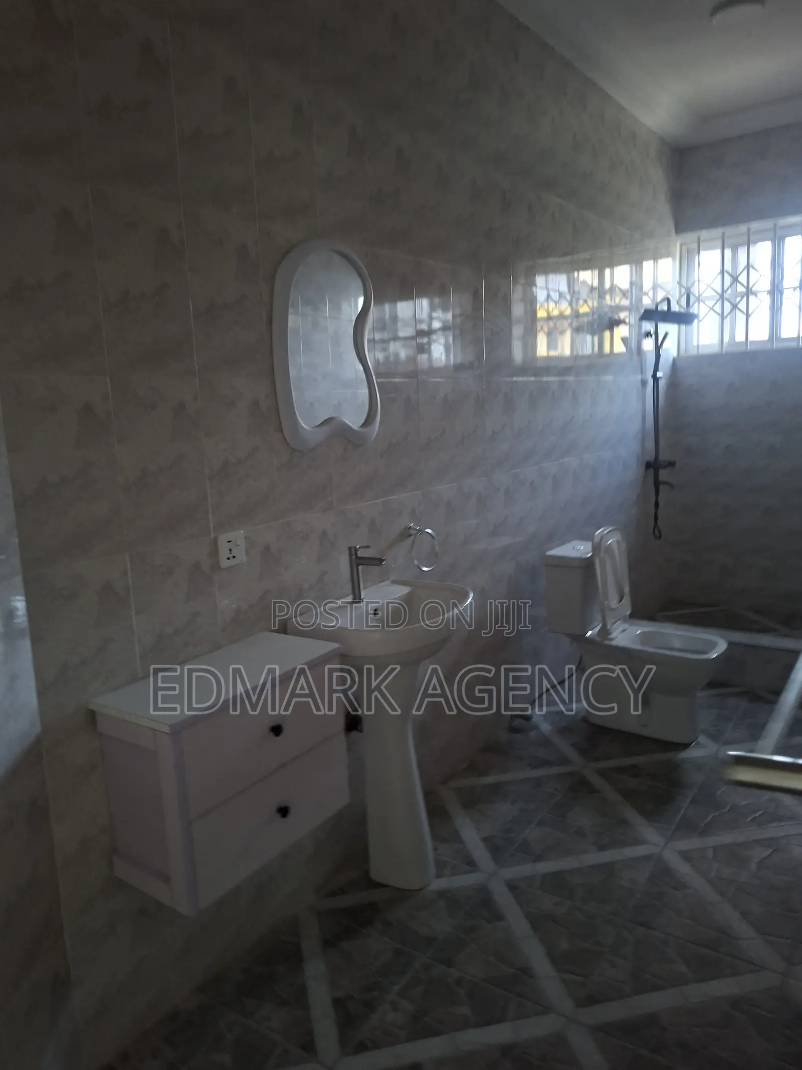 4bdrm House in Haatso Boshy /Dvla, Accra Metropolitan for rent