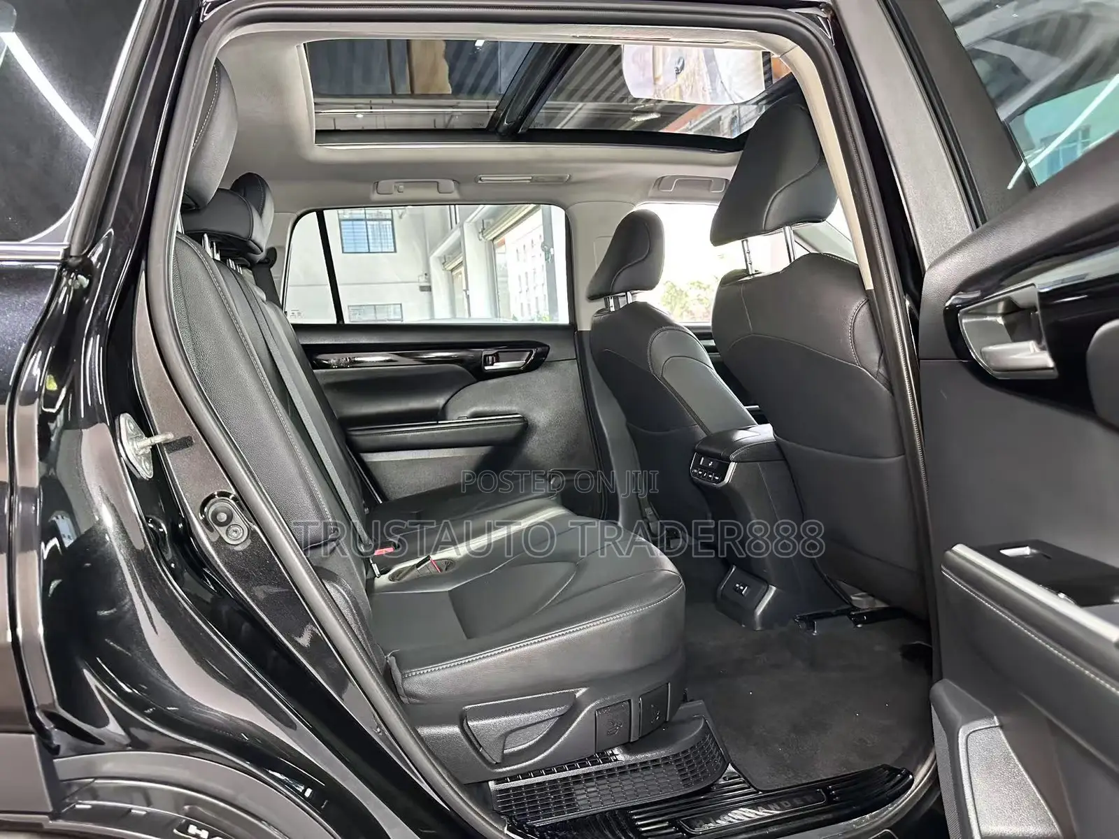 Toyota Highlander L 2022 Black