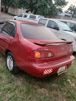 Toyota Corolla Liftback 2001 Red