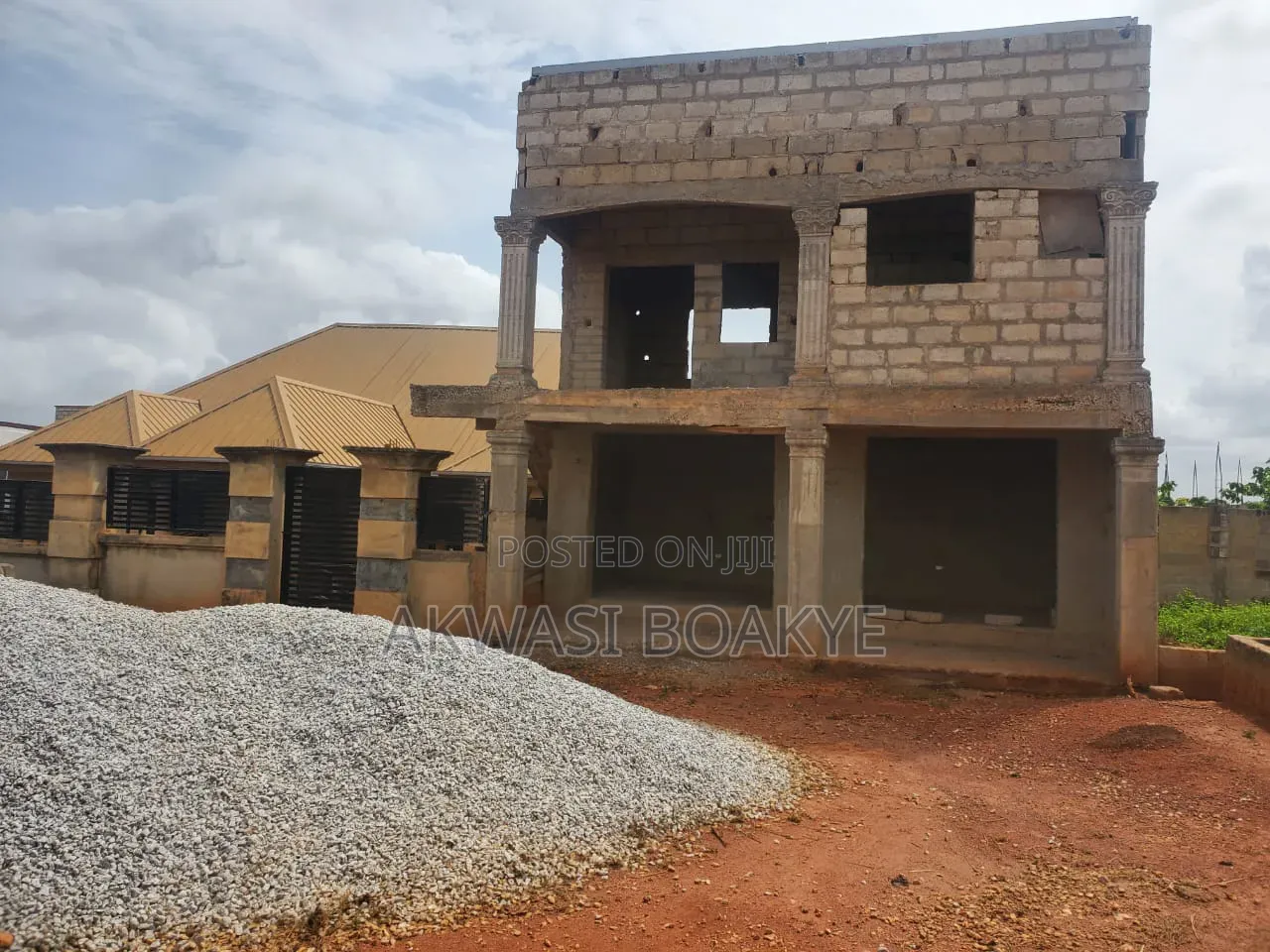 14bdrm Block of Flats in Yabi, Kumasi Metropolitan for sale