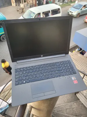Laptop HP 255 8GB AMD Ryzen 3 SSD 256GB