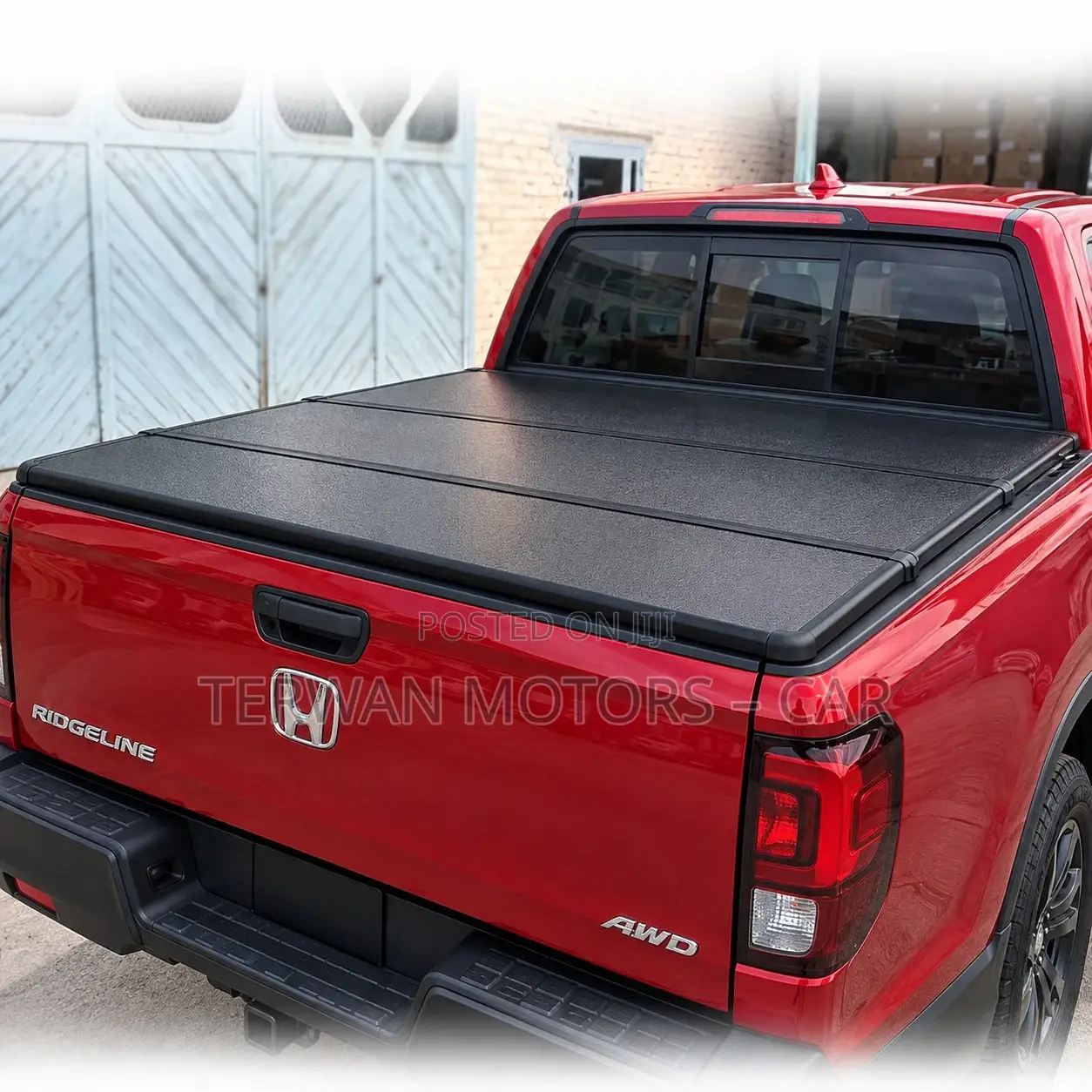 Hard Tri-Fold Pickup Truck Bed Cover for Mitsubishi L200 / Ridgeline
