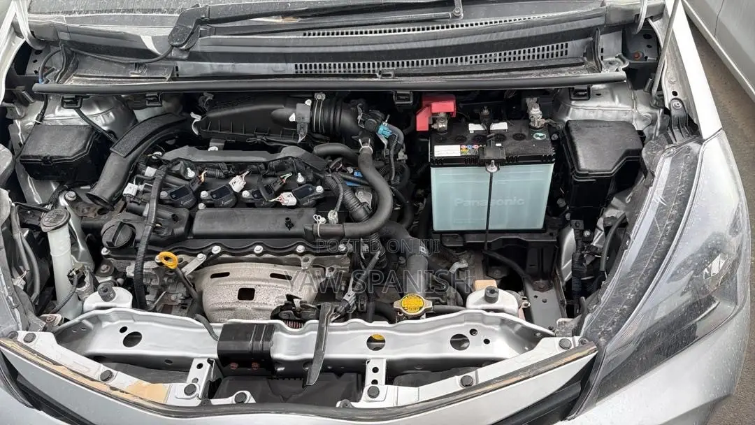 Toyota Vitz 1.3 FWD 3dr 2015 Silver