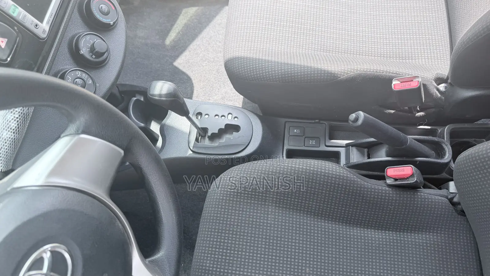 Toyota Vitz 1.3 FWD 3dr 2015 Silver