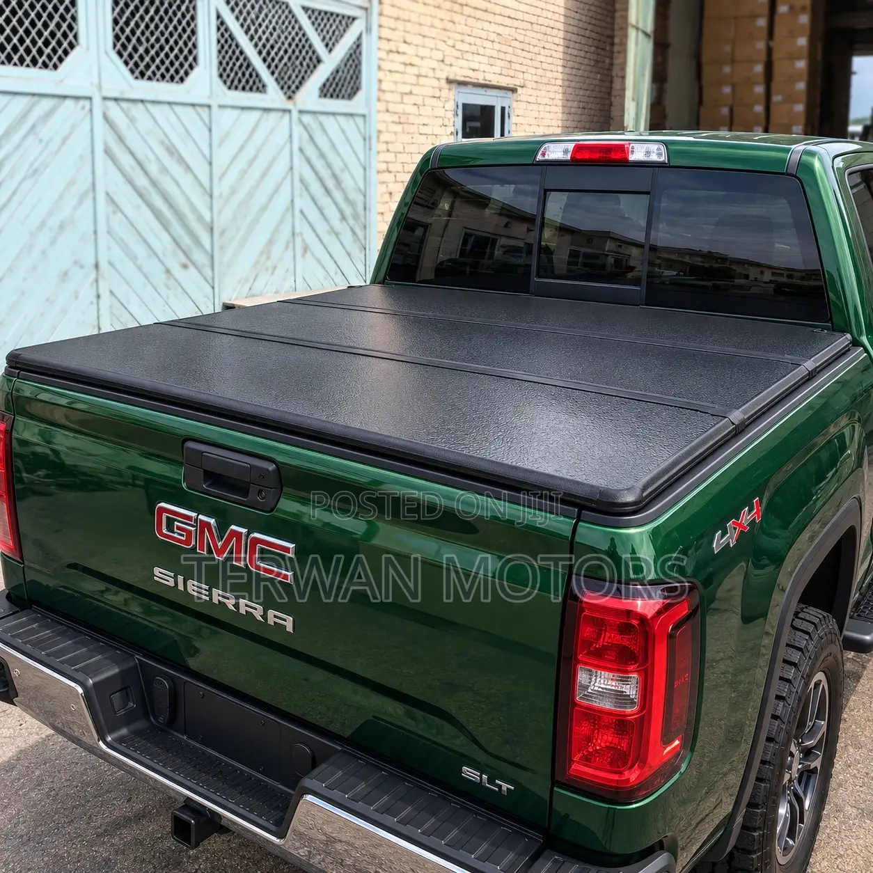 New Hard Tri-Fold Pickup Truck Bucket Cover for Dodge Ram / GMC