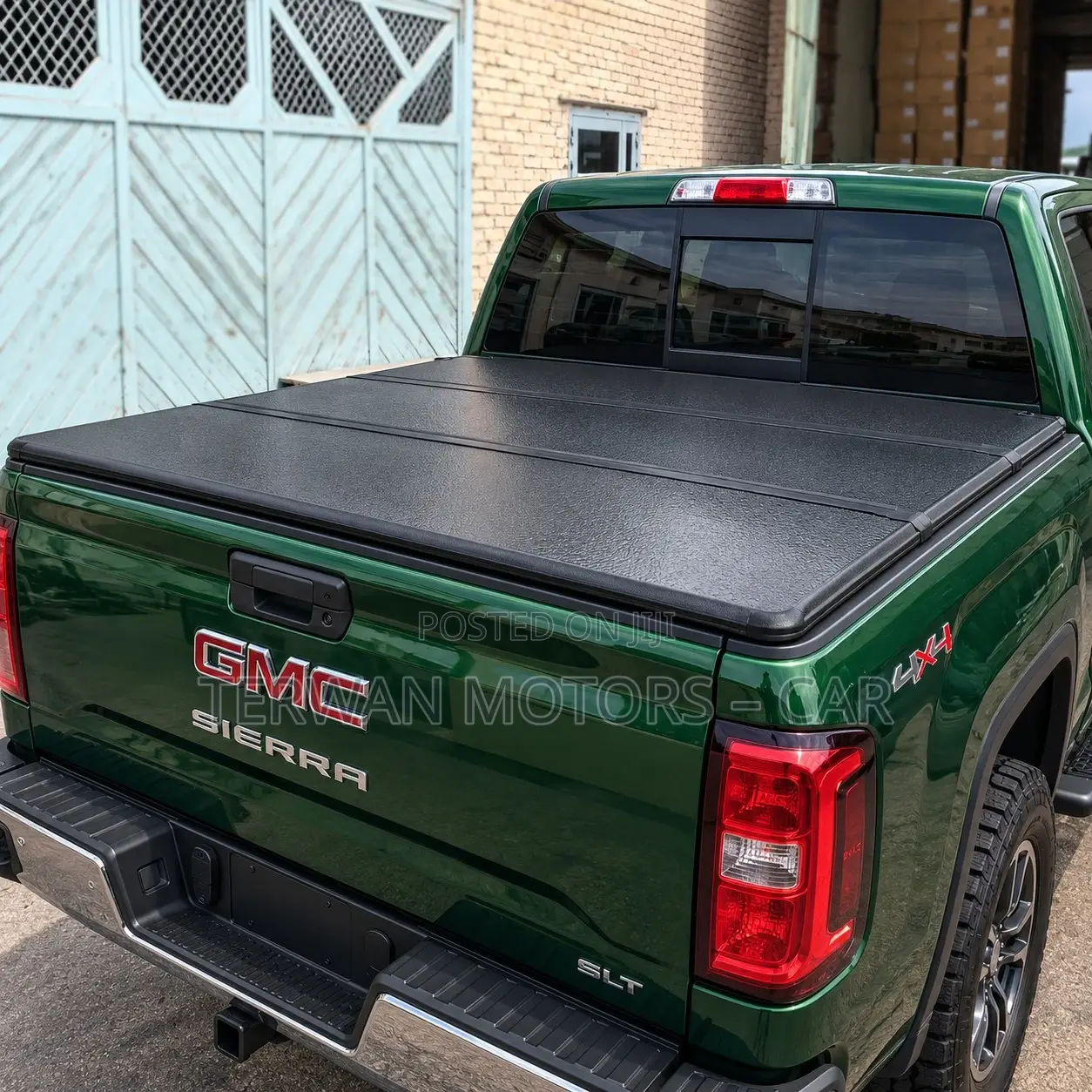 New Hard Tri-Fold Pickup Truck Bucket Cover for Dodge Ram / GMC