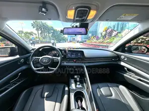 Hyundai Elantra 2021 Red