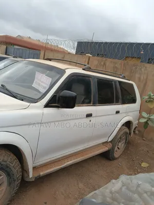 Mitsubishi Montero Sport 2012 White