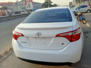 Toyota Corolla S 4dr Sedan (1.8L 4cyl CVT) 2015 White