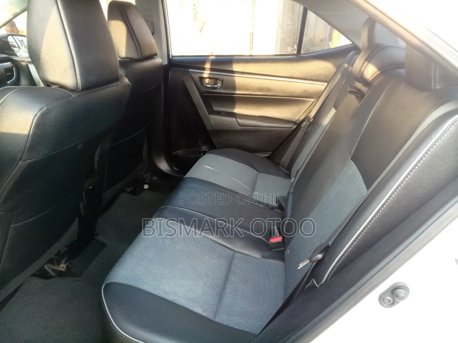 Toyota Corolla S 4dr Sedan (1.8L 4cyl CVT) 2015 White