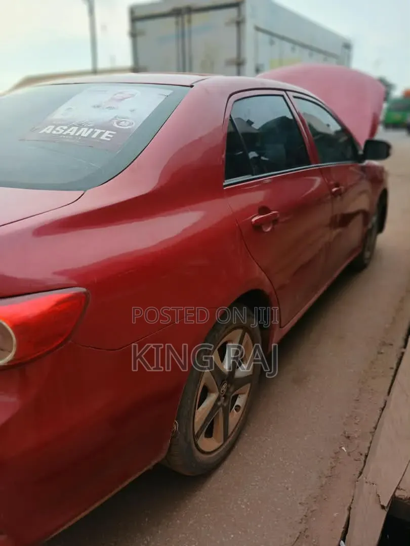 Toyota Corolla LE 4dr Sedan (1.8L 4cyl 4A) 2013 Red