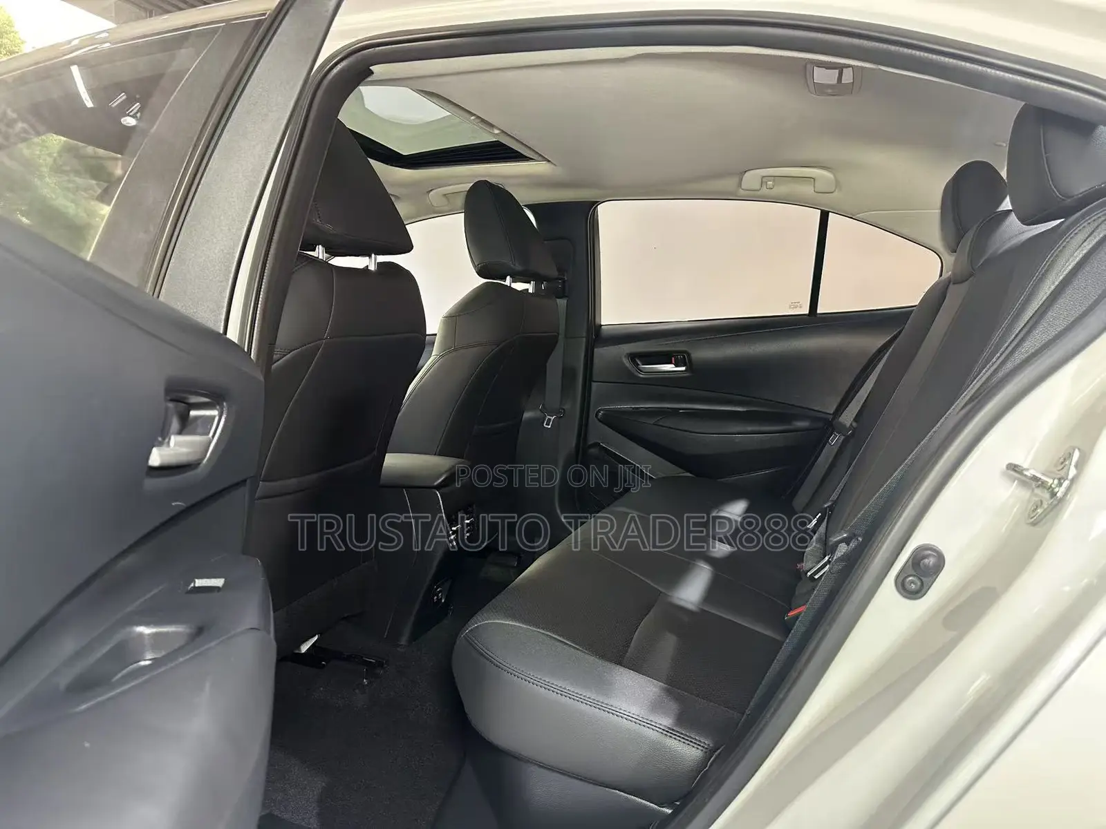 Toyota Corolla L 2021 White