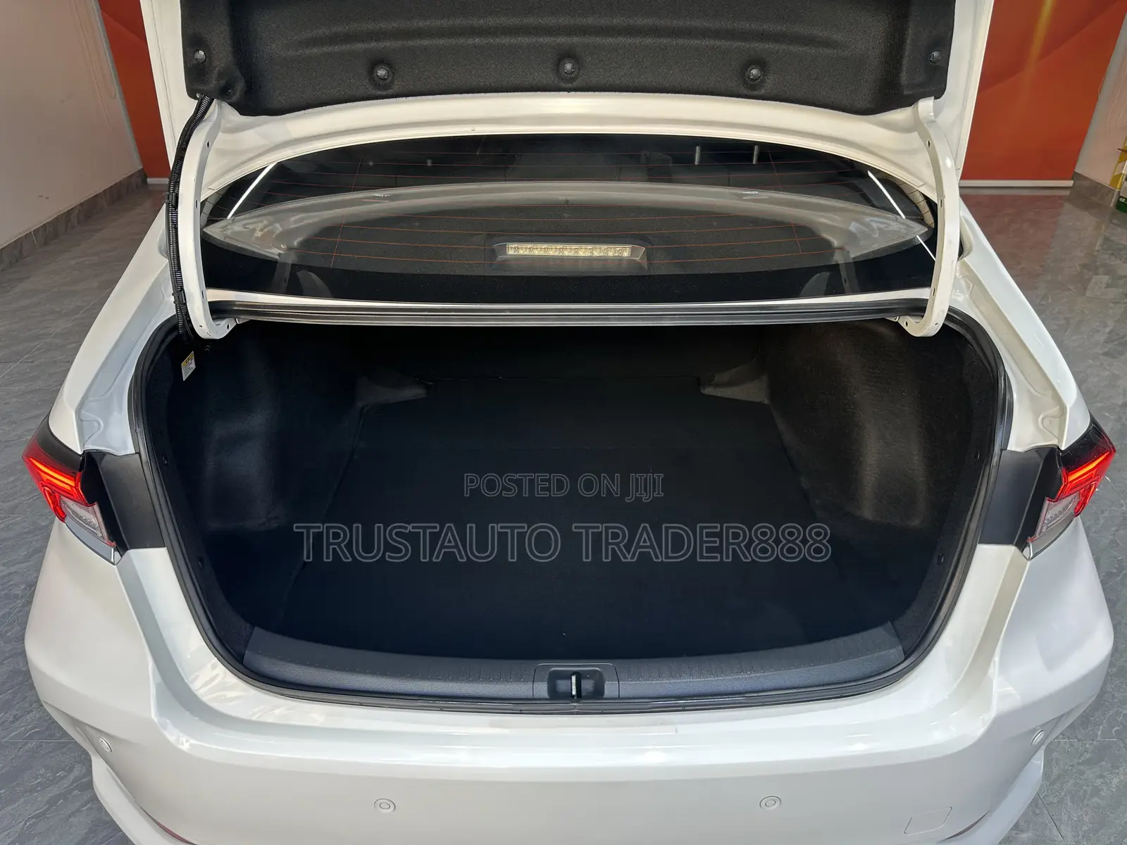 Toyota Corolla L 2021 White