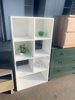 8 Cubes Storage Unit