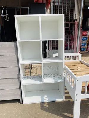 8 Cubes Storage Unit