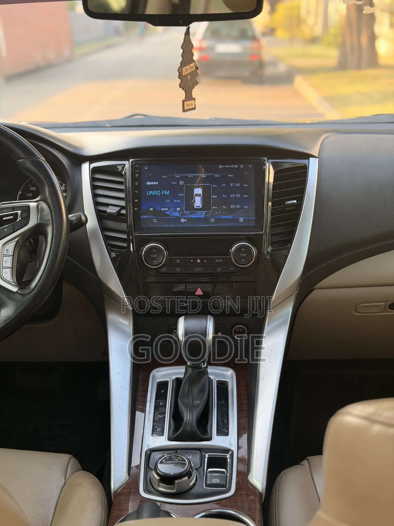 Mitsubishi Montero Sport 2017 Black