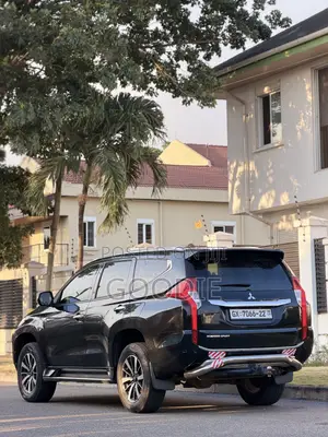 Mitsubishi Montero Sport 2017 Black