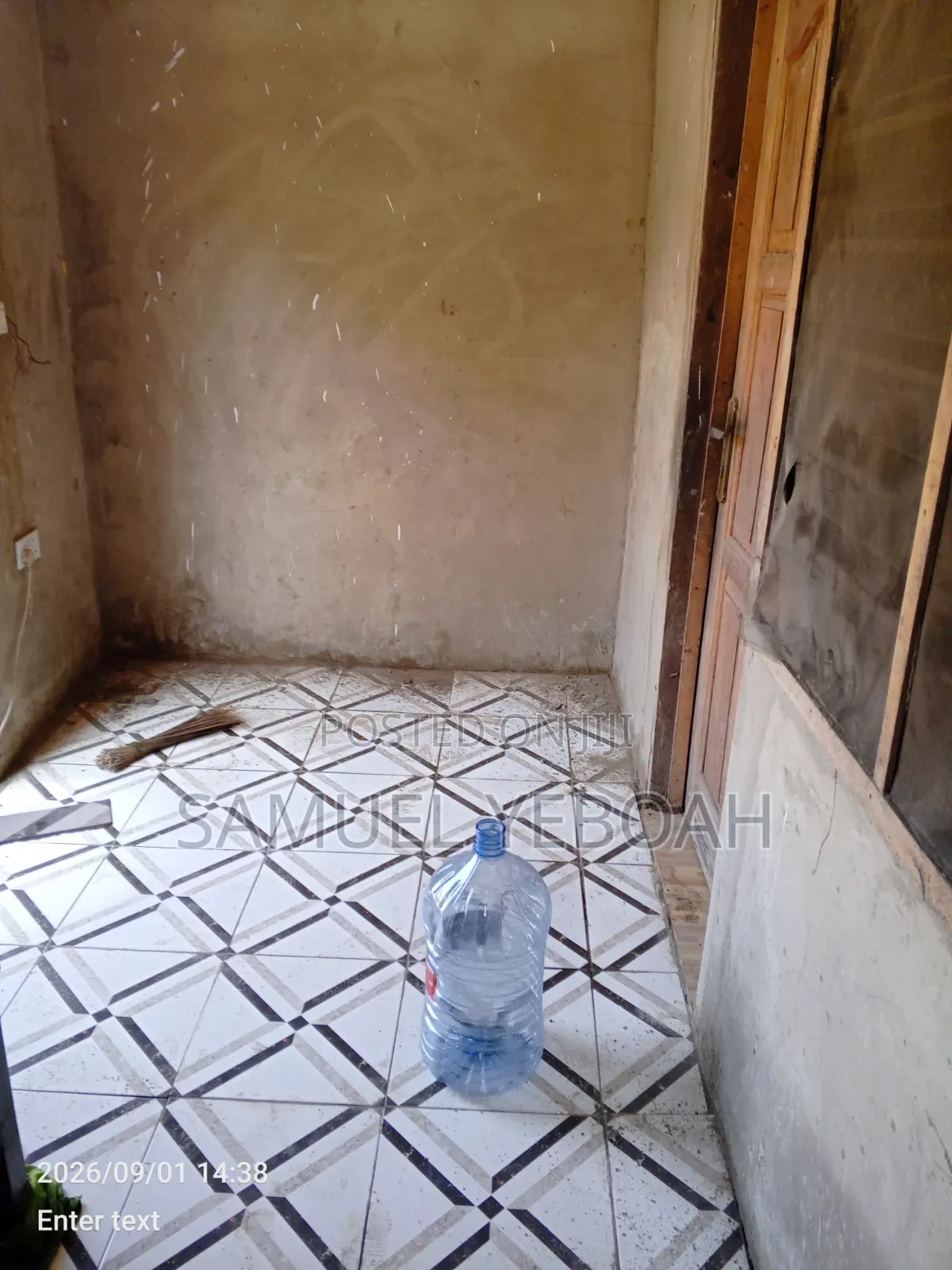 1bdrm Room & Parlour in Zero for rent