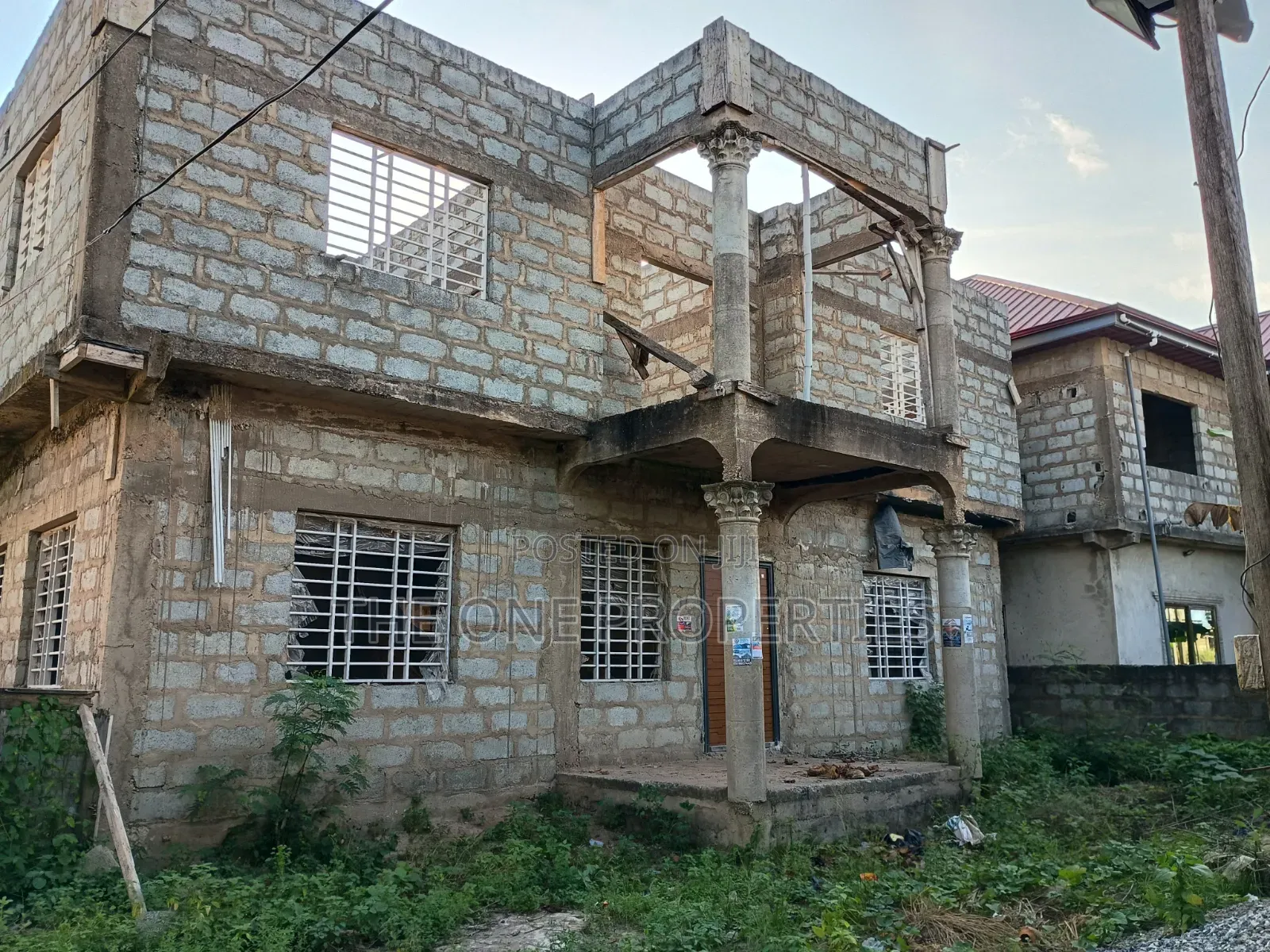 7bdrm Mansion in Kotoku Market Area, Amasaman for Sale