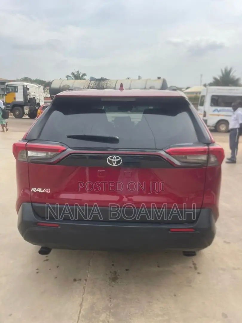 Toyota RAV4 2021 Red