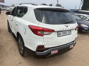 SsangYong Rexton 2019 White