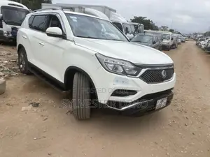SsangYong Rexton 2019 White