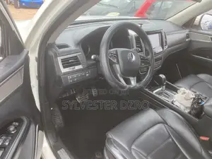 SsangYong Rexton 2019 White