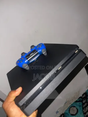 Ps4 Slim and Controller