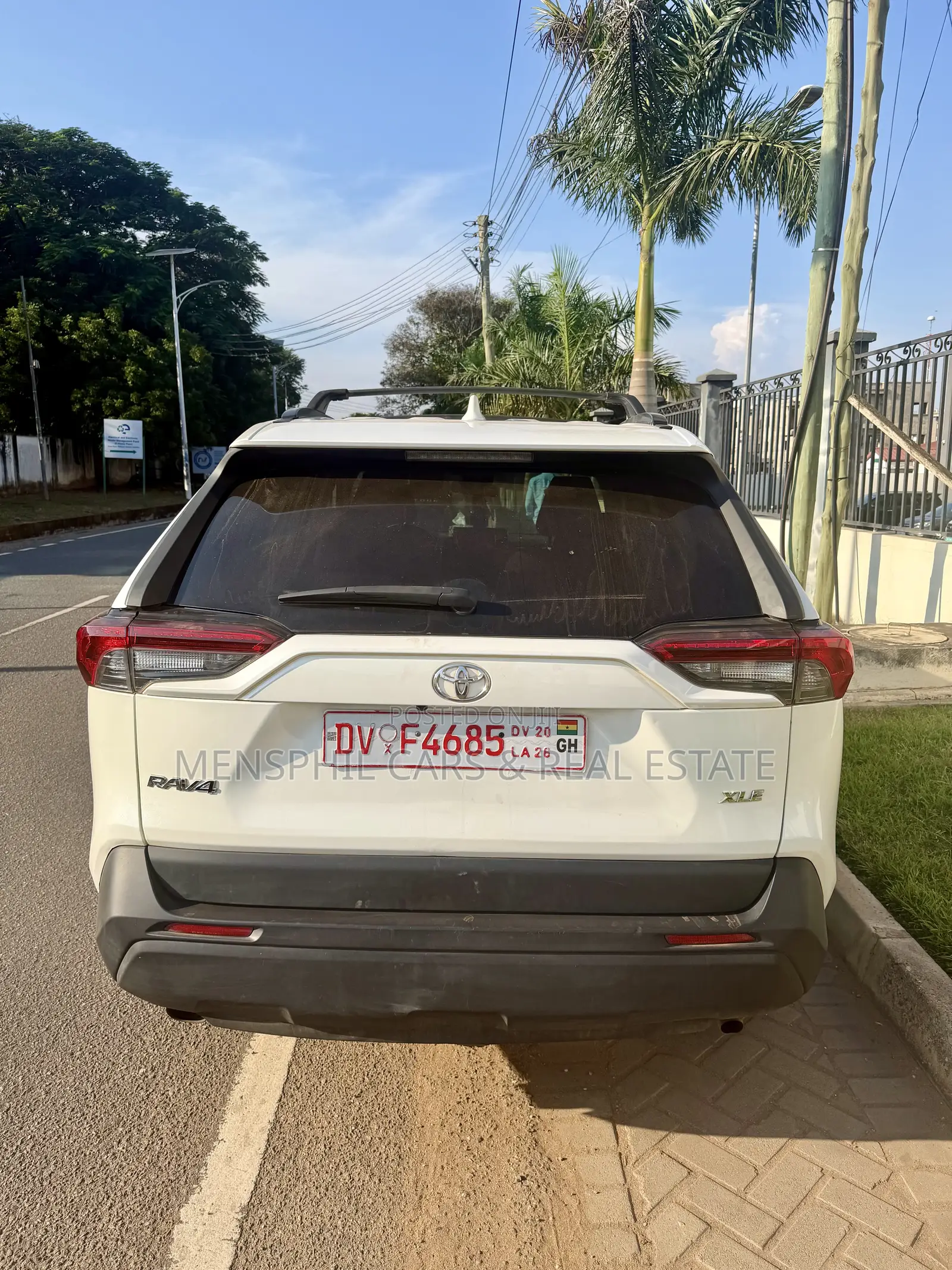 Toyota RAV4 2021 White