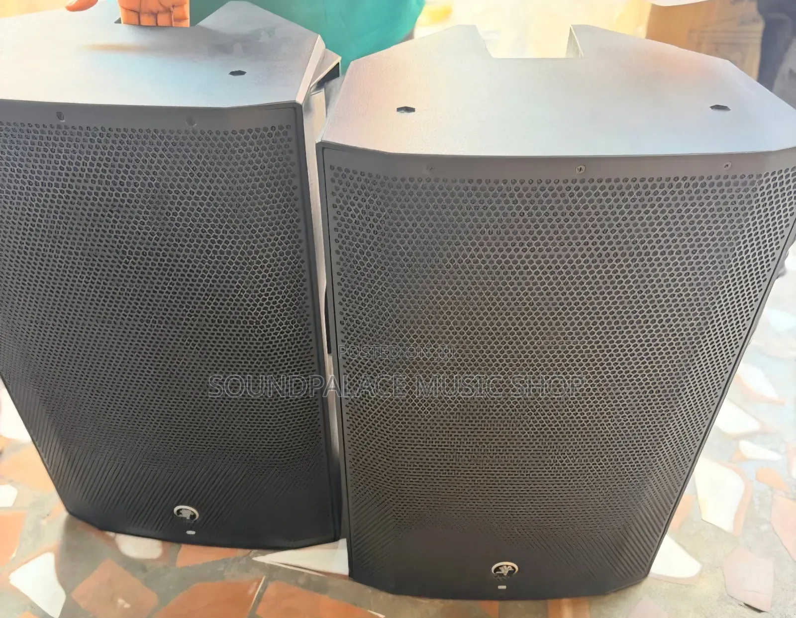 Mackie Thump15A 1300W 15" Powered Loudspeaker