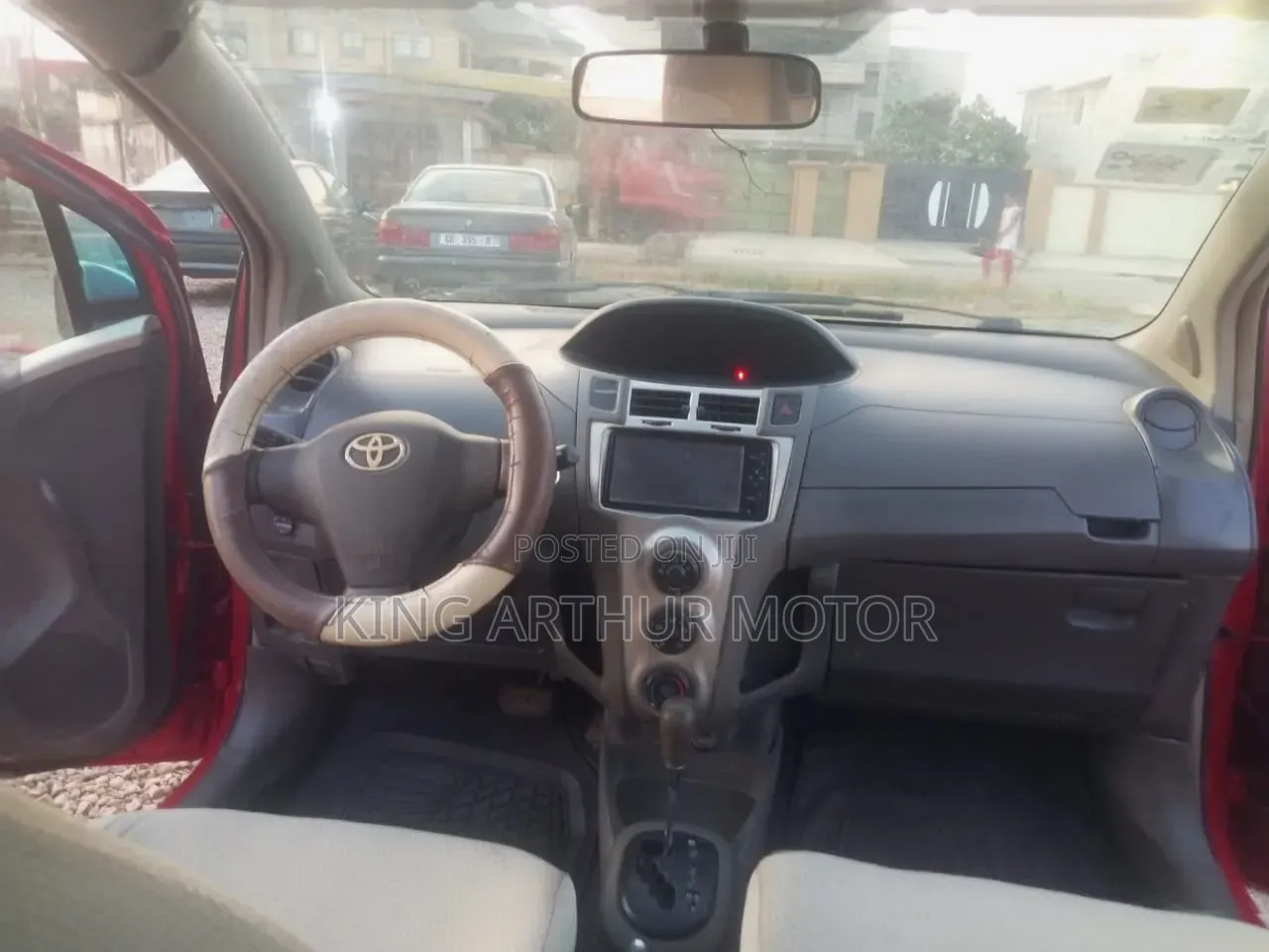 Toyota Vitz 2010 Red