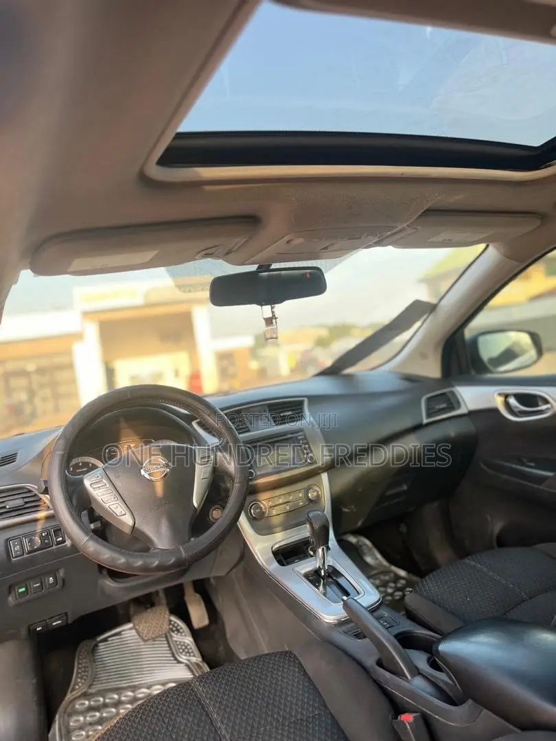 Nissan Sentra S 4dr Sedan (1.8L 4cyl 6M) 2014 Silver