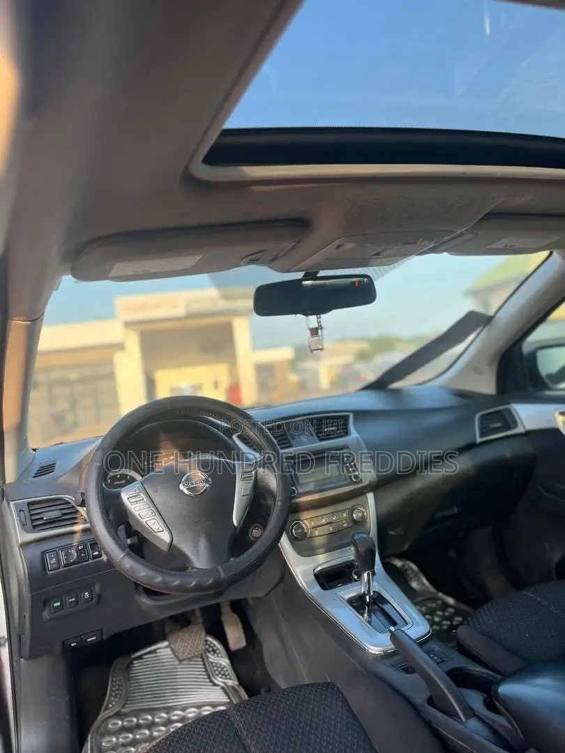Nissan Sentra S 4dr Sedan (1.8L 4cyl 6M) 2014 Silver