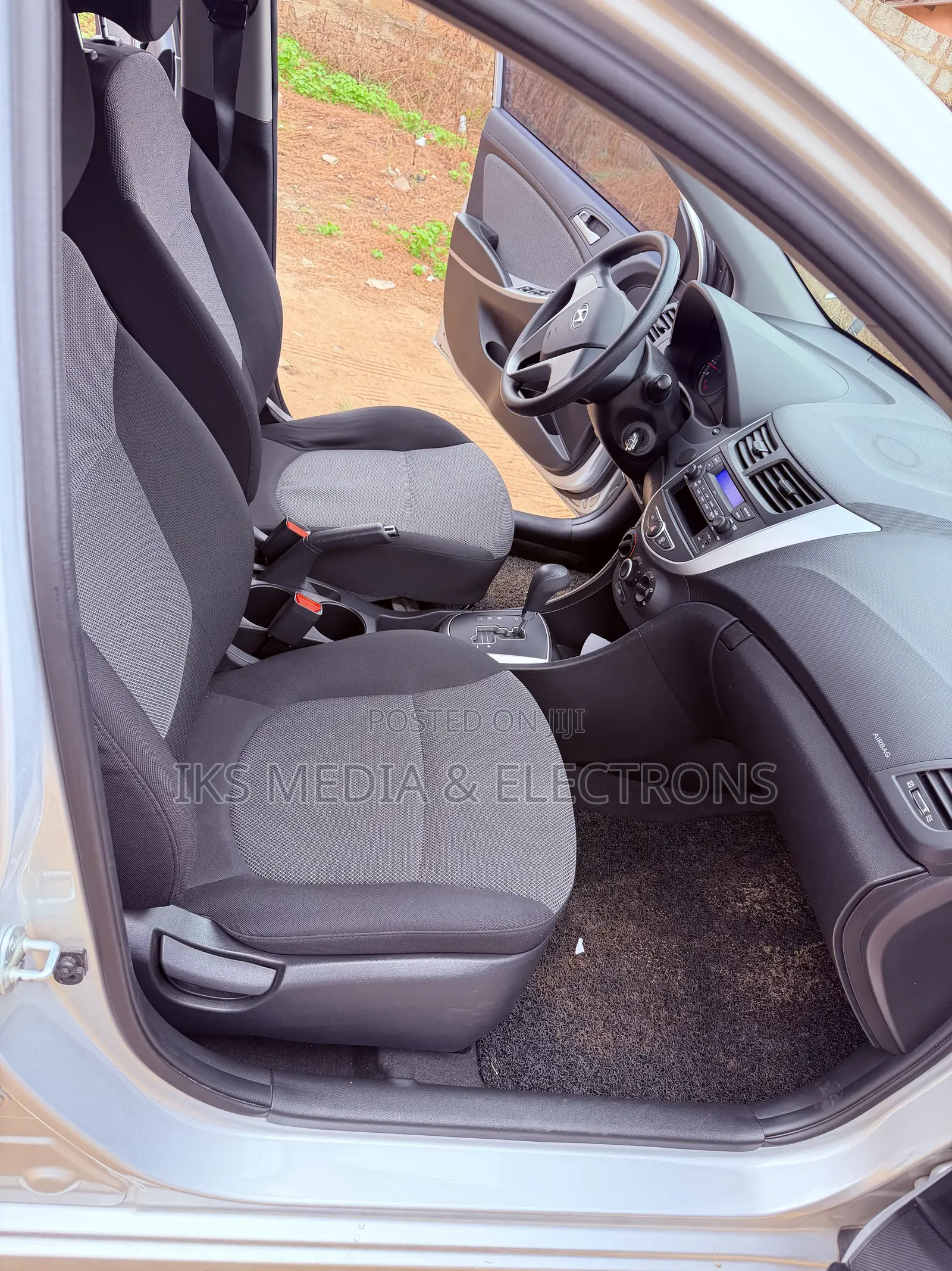 Hyundai Accent 2015 Silver