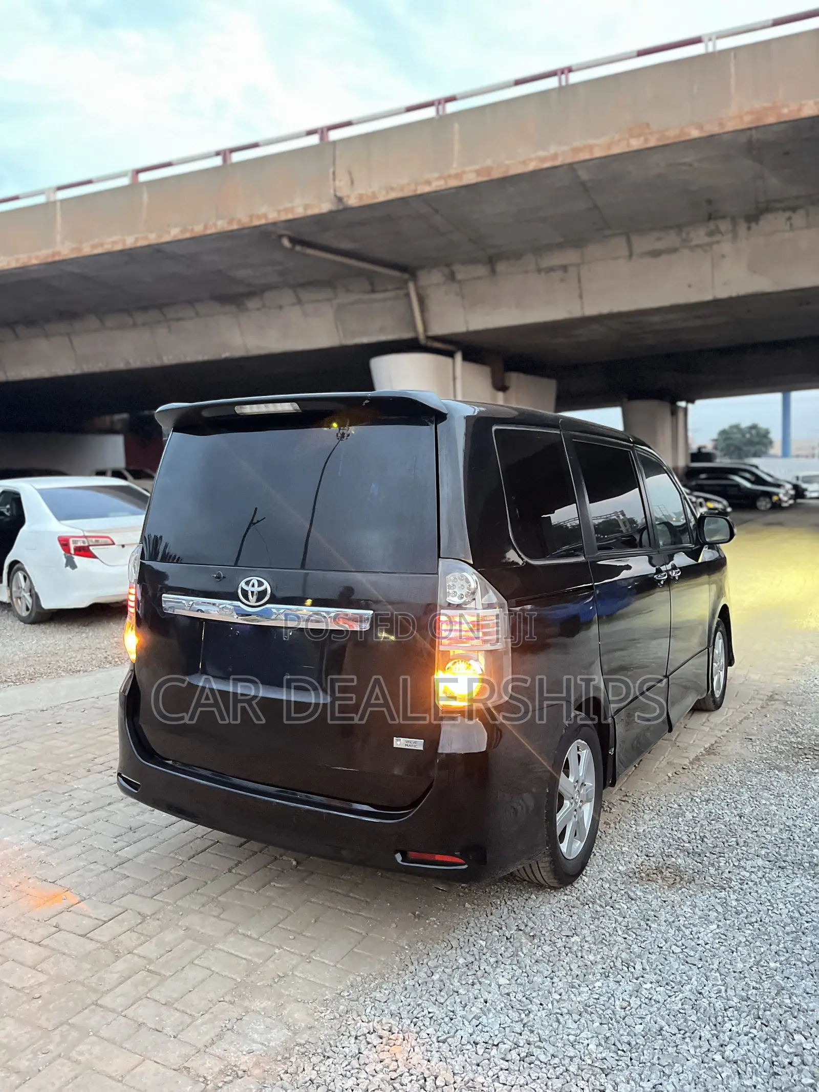 Toyota Voxy 2013 Black