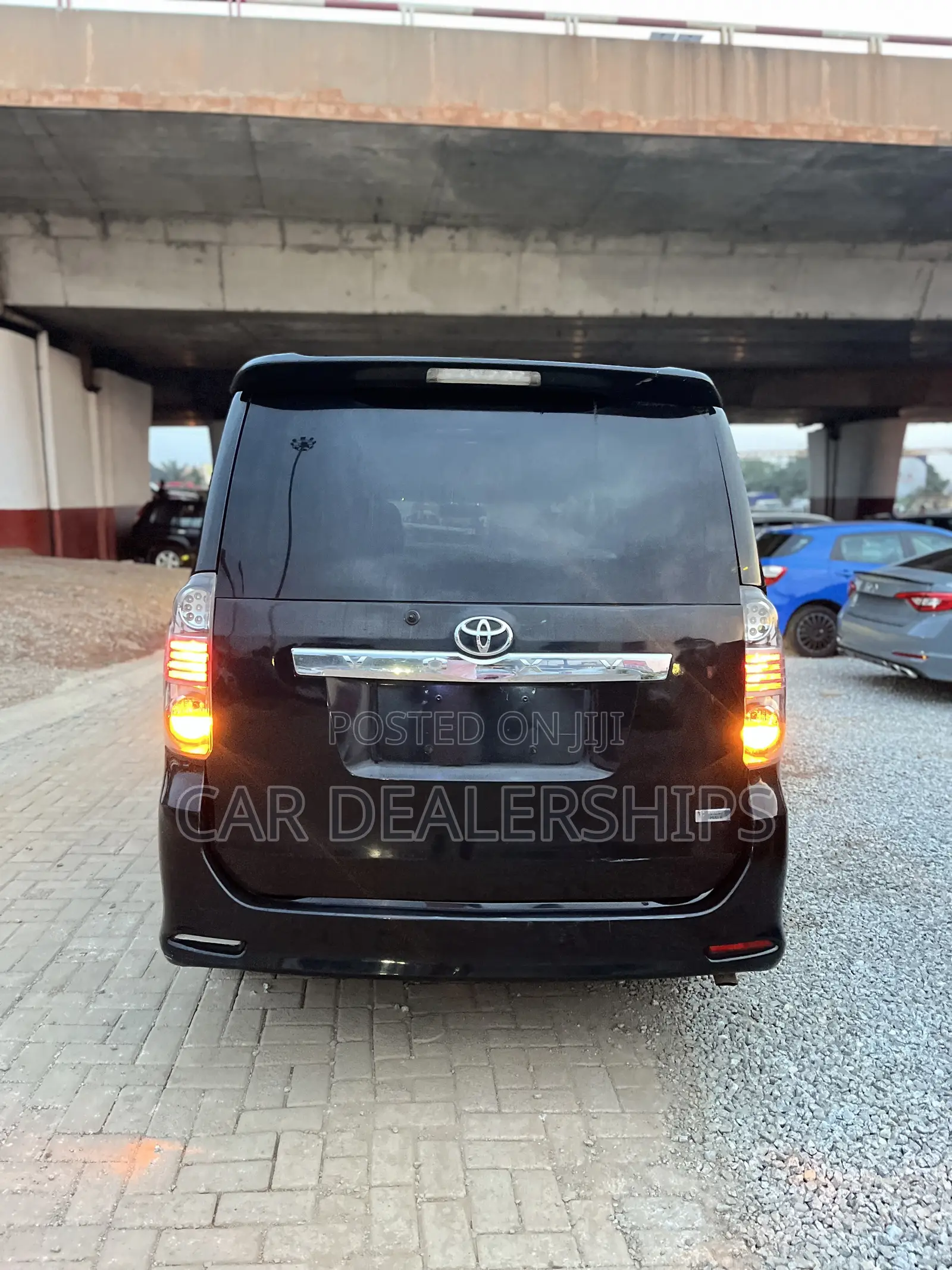 Toyota Voxy 2013 Black