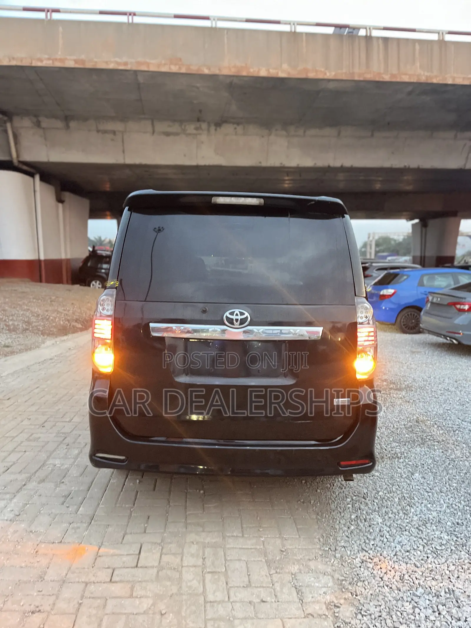 Toyota Voxy 2013 Black