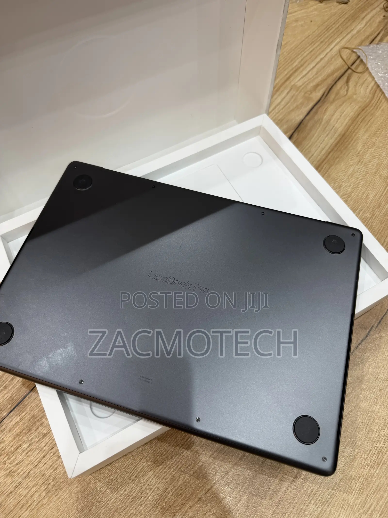 Laptop Apple MacBook Pro 2025 M5 16GB Apple M5 SSD 1T