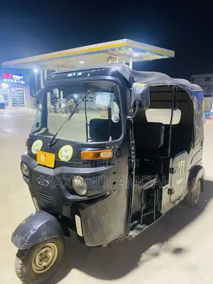 Bajaj RE 2025 Black